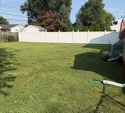 2nd image of 5921 Johnnycake Rd