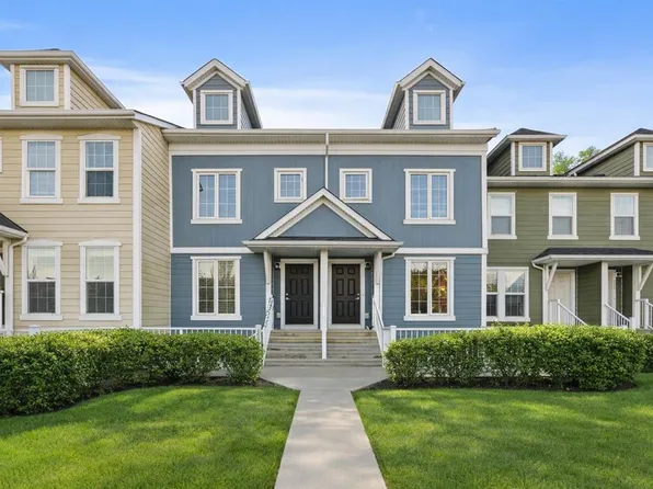 111 E Auburn Bay St SE, Calgary, AB T3M 2M4