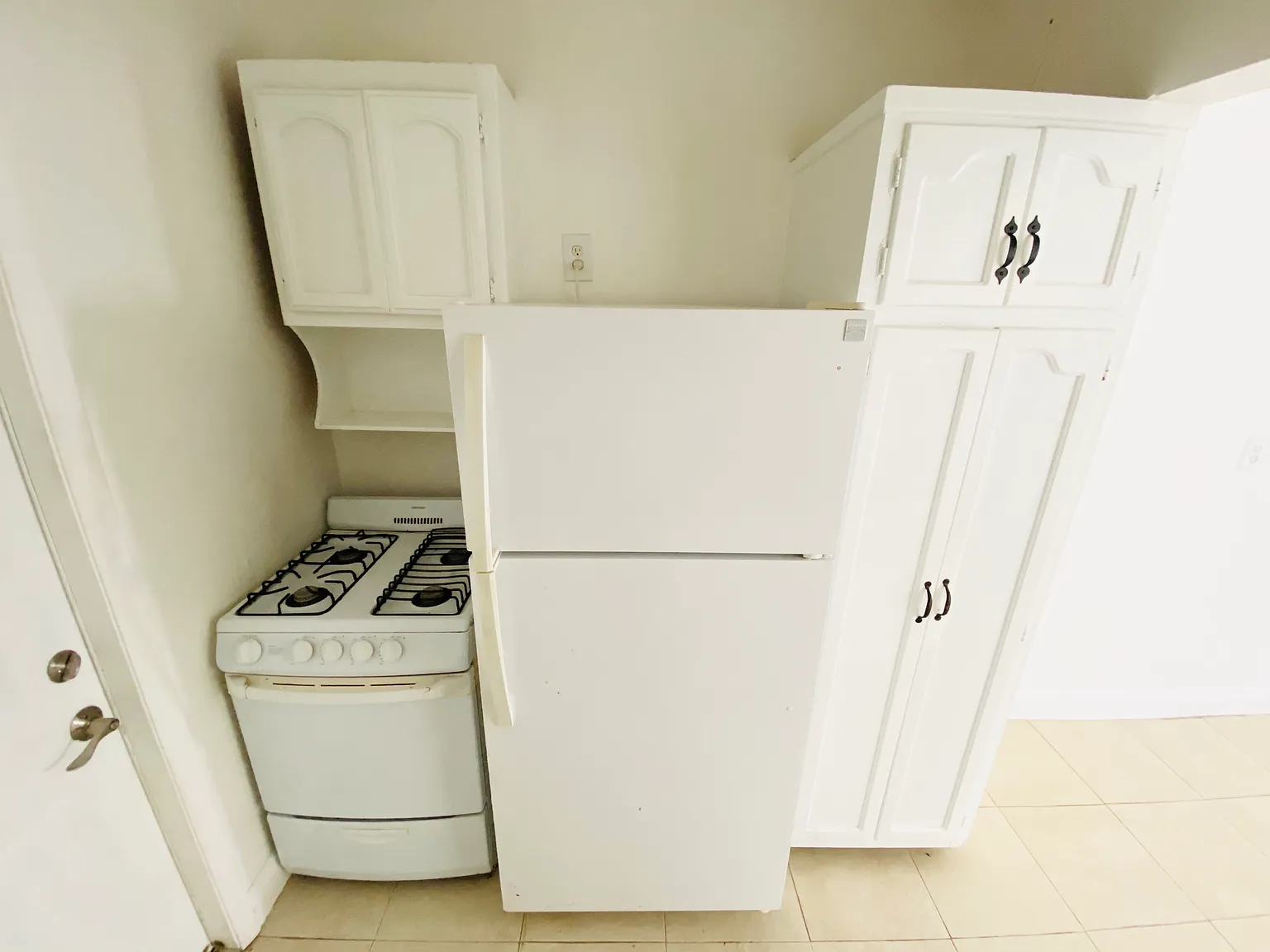 1 bed, 700 sqft, $1,700 — Photo 4