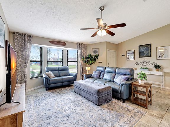 5th image of 1433 SW Bargello Avenue