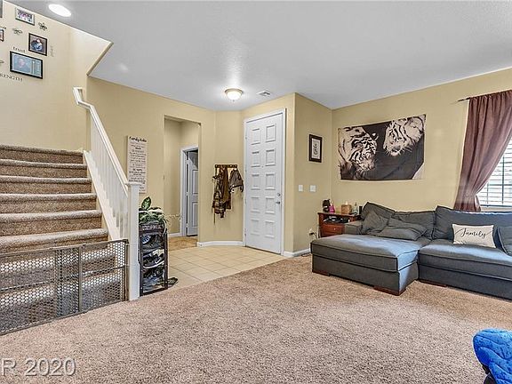 3rd image of 4051 Sparrow Rock St