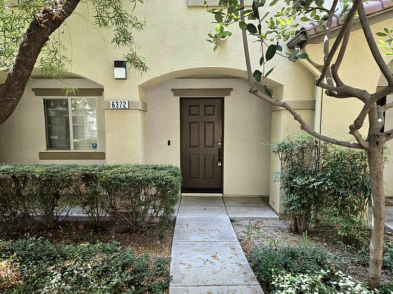 6372 Tivoli Ln — Photo 2