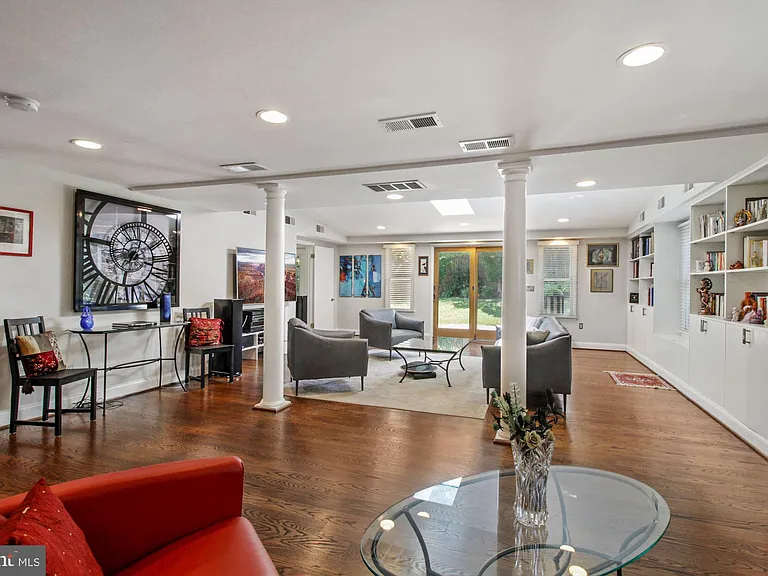 9504 Wadsworth Dr — Photo 33