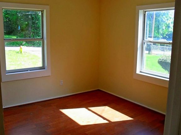 4th image of 2141 Seminole Ave