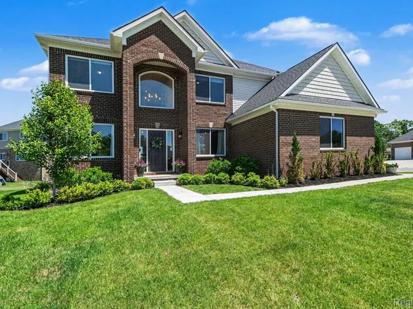 5531 Morgan Lake Dr, Clarkston, MI 48348