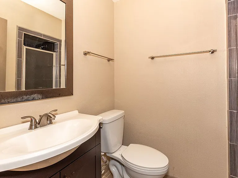 1506 Rockdale Cir #B — Photo 10