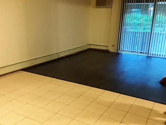 3rd image of 1002 Centurion Ln