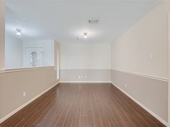 4th image of 3403 Nottingham Dr