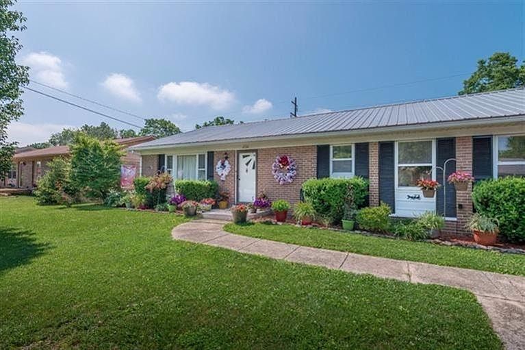 1st image of 406 Edgewood Dr