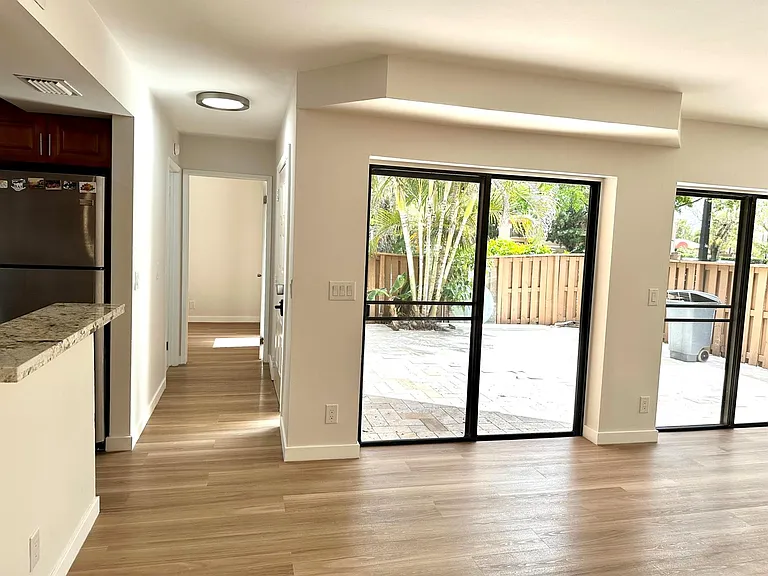 8074 Severn Dr — Photo 5