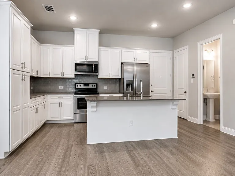 1544 Windermere Way — Photo 2