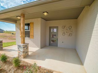 10301 Salt Fork Dr, Yukon, OK 73099