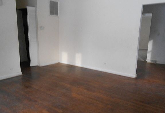 2nd image of 14837 S Richmond Ave
