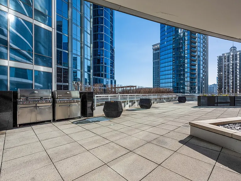 1200 S Prairie Ave #4001 — Photo 6
