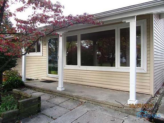 2nd image of 1109 Village Trail Dr
