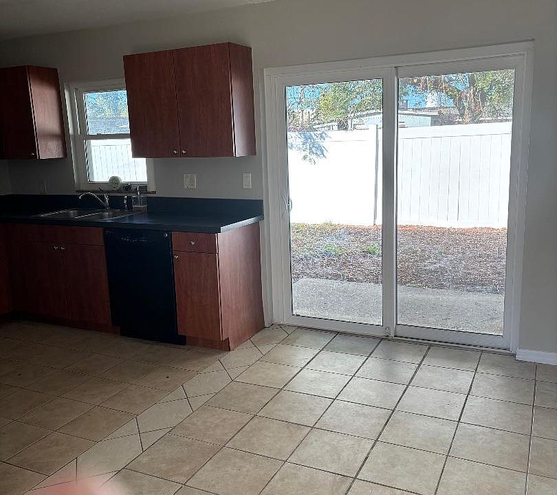 1st image of 1109 Royal Palm Ave