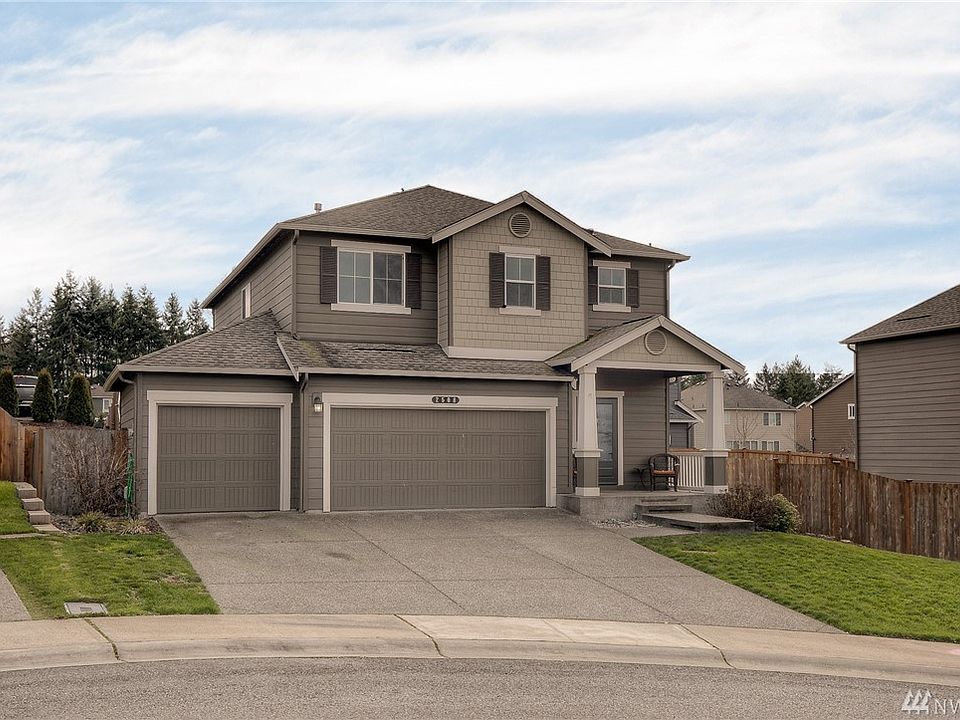Beautiful craftsman home in Pinecrest Meadows; perfectly positioned in a quiet culdesac location. 