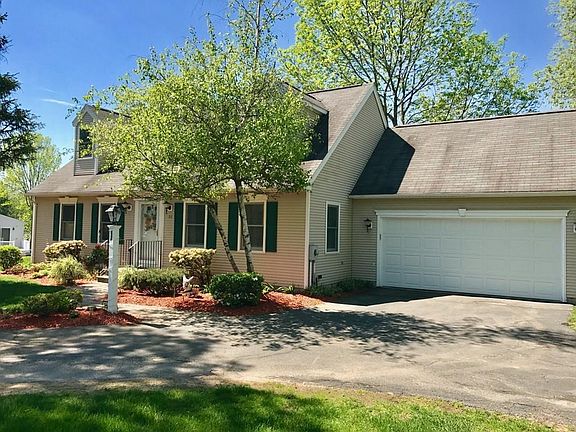 2nd image of 12 Juniper Wood Dr