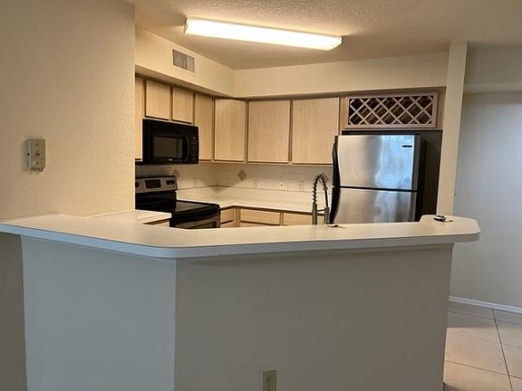 3rd image of 823 Camargo Way Unit 101