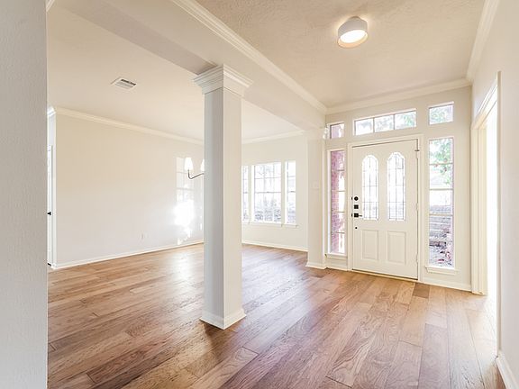 4th image of 3207 Greenwood Glen Dr