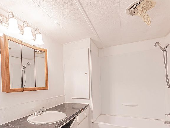 5th image of 410 N Amy Ln Trailer 8