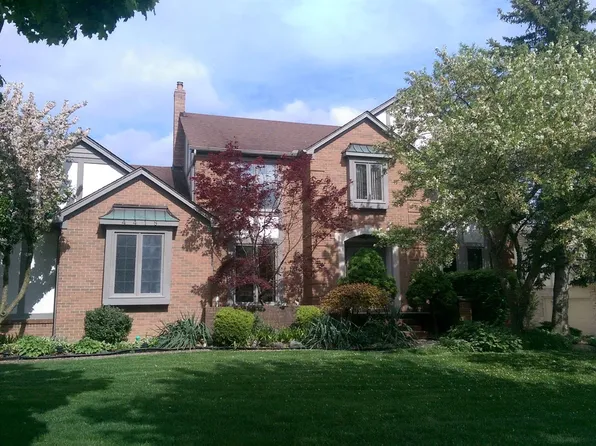 4418 Deacon Ct, Troy, MI 48098