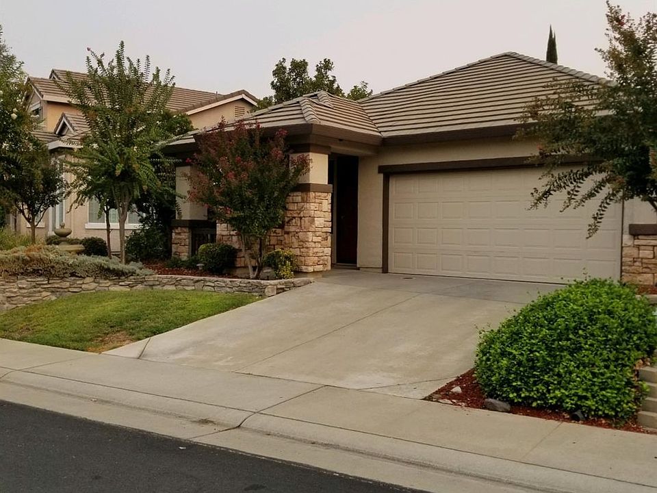 2nd image of 14 Diggins Dr