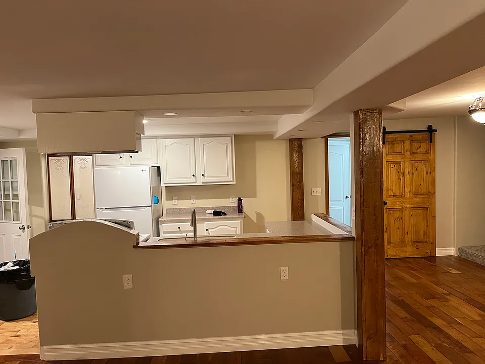Living room to Kitchen