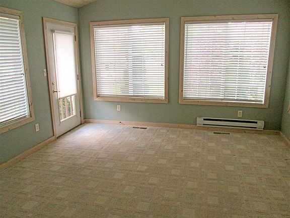2nd image of 1320 Windsor Dr