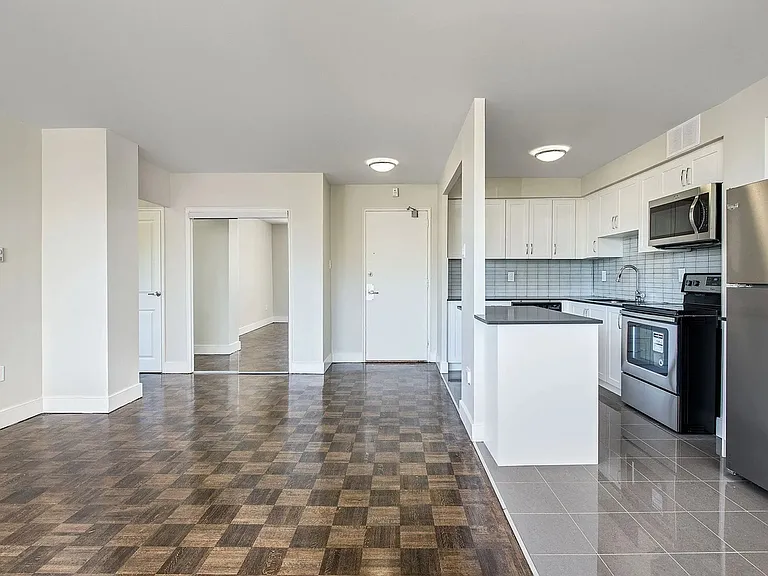 3311 Bathurst St — Photo 3