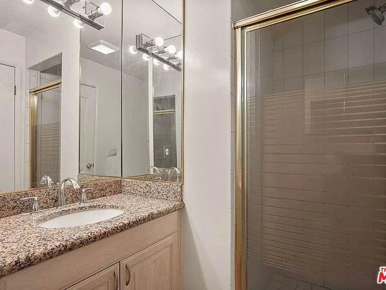 923 Euclid St #302 — Photo 12
