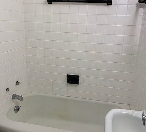 4th image of 107 Reily St APT 1
