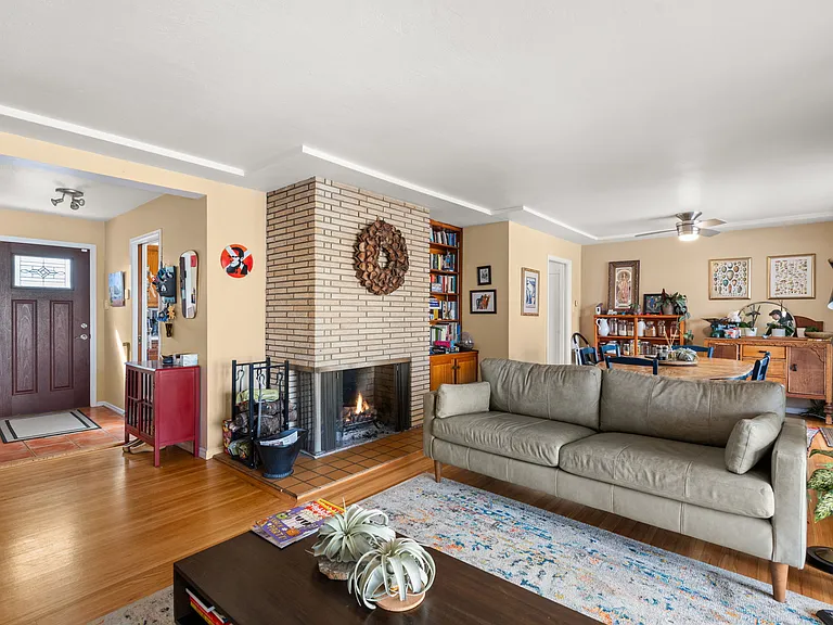 1424 Dartmouth Dr NE — Photo 12