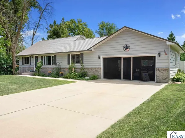 1429 Rice Lake St, Owatonna, MN 55060