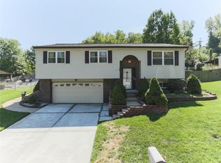 742 Cardinal Park Cir, Fenton, MO 63026