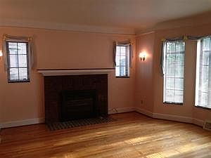 2nd image of 1601 Westminster Pl