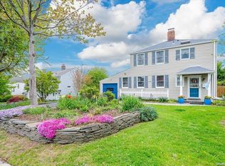 177 Aspinwall St, Westbury, NY 11590