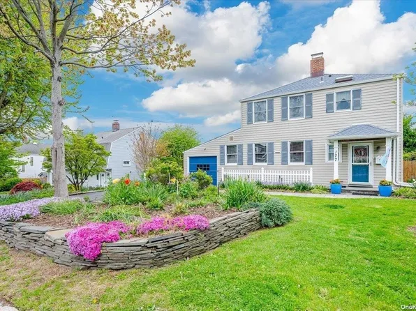 177 Aspinwall Street, Westbury, NY 11590