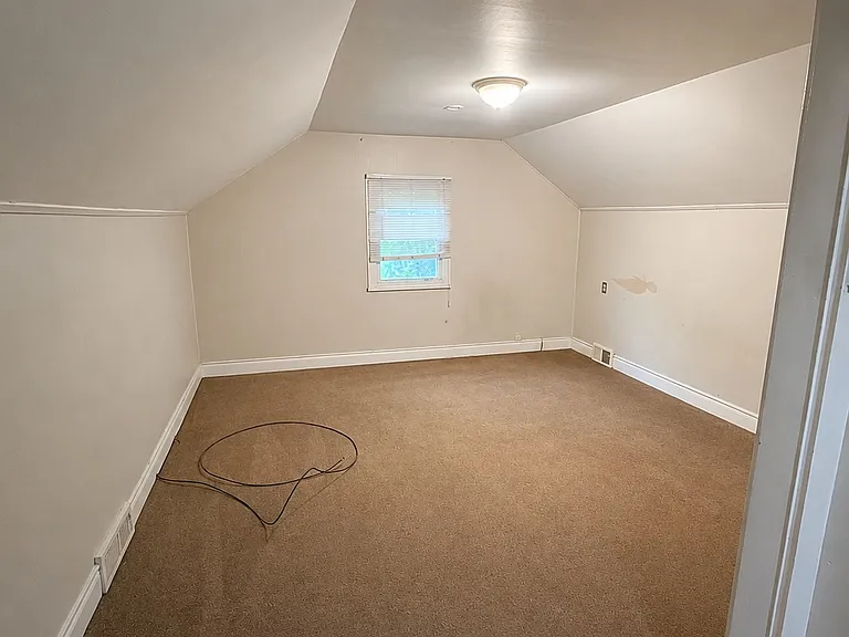 upper 3rd bedroom