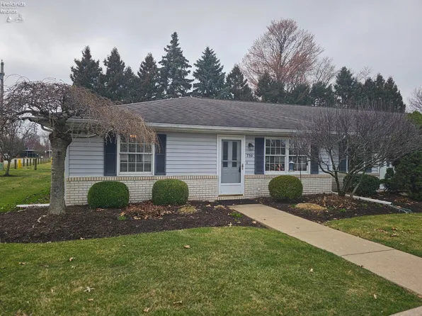 730 Chestnut Ln, Huron, OH 44839