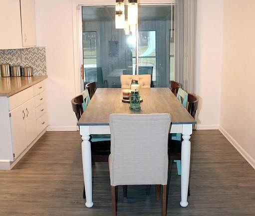 DiningRoom_Eat In Kitchen_7579