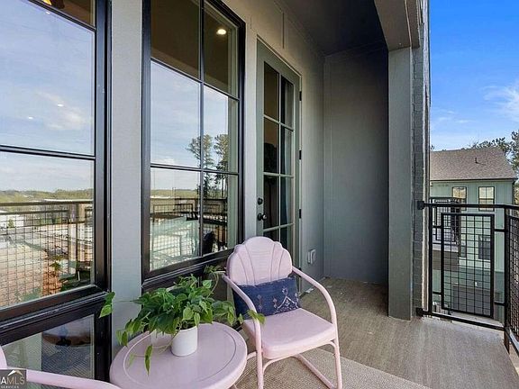 4th image of 928 Hughley Cir #6