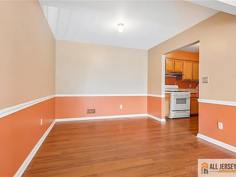 138 Orlando St #138 — Photo 5