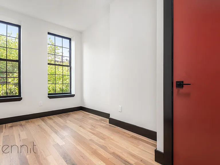 127 Thames St #3L — Photo 9