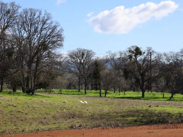 10 Douglas Rd S, Coarsegold, CA 93614