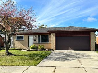 26759 Masch Dr, Warren, MI 48091