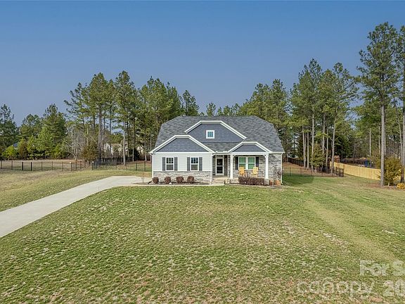 3rd image of 1059 Willow Grove Ln