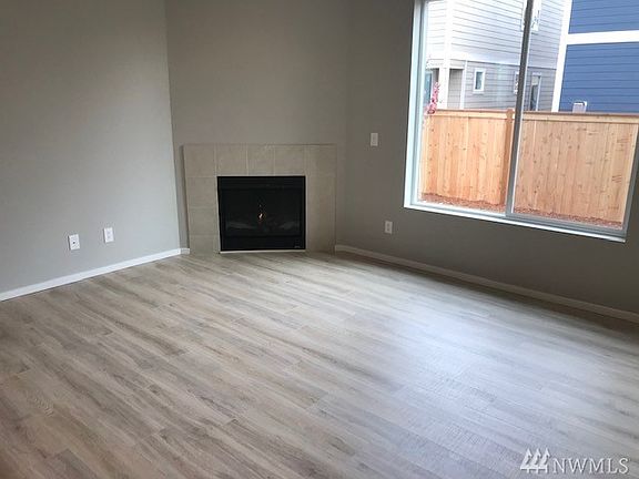 4th image of 5018 Andrew St SE #319