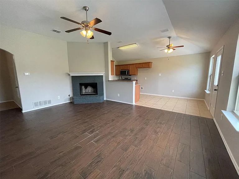 4202 Agate Dr — Photo 2