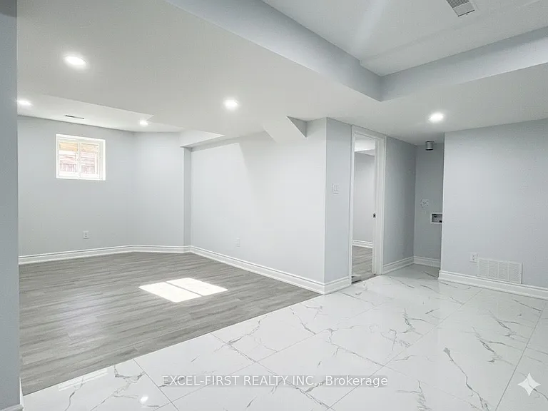 31 Ames Cres — Photo 13